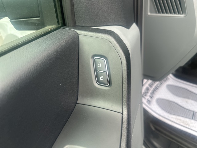 Vehicle image 25 of 48