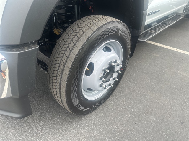 Vehicle image 21 of 48