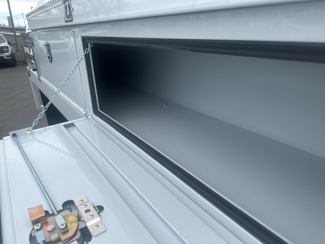 Vehicle image 13 of 48