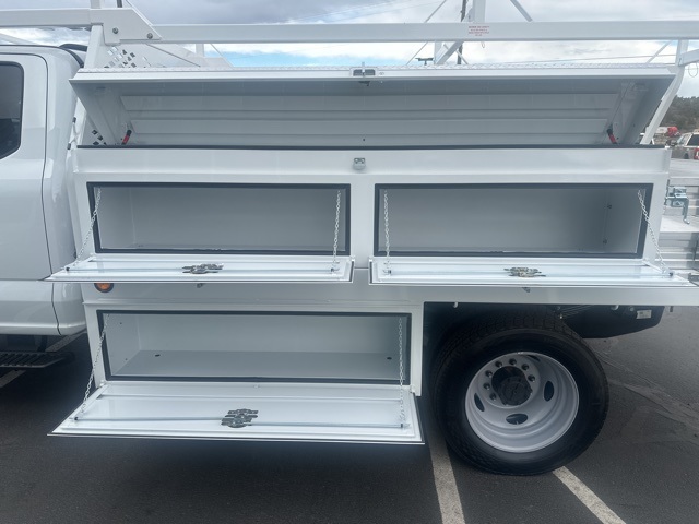 Vehicle image 8 of 48