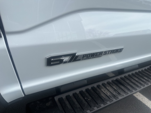 Vehicle image 23 of 48