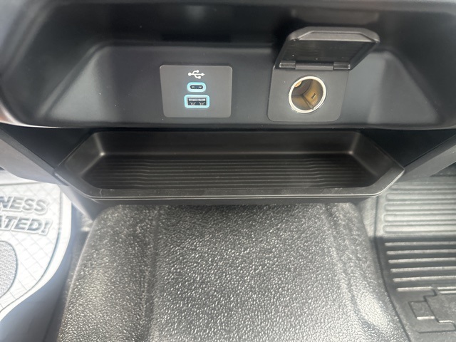 Vehicle image 43 of 48