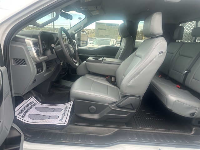 Vehicle image 31 of 48