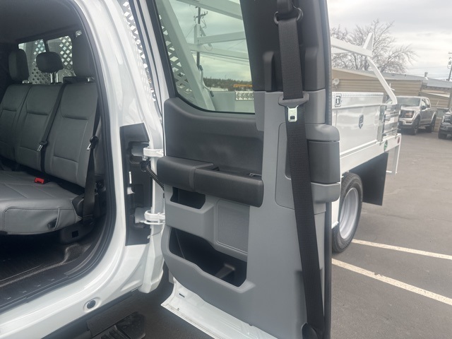 Vehicle image 27 of 48
