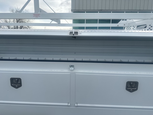 Vehicle image 11 of 48