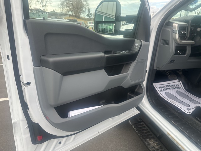 Vehicle image 24 of 48