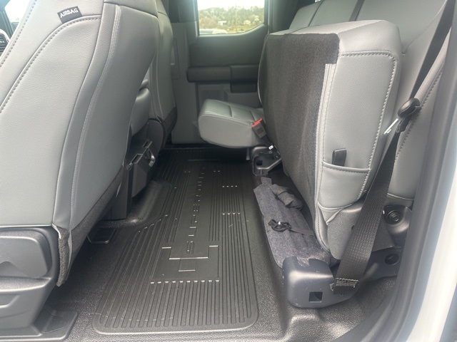 Vehicle image 29 of 48