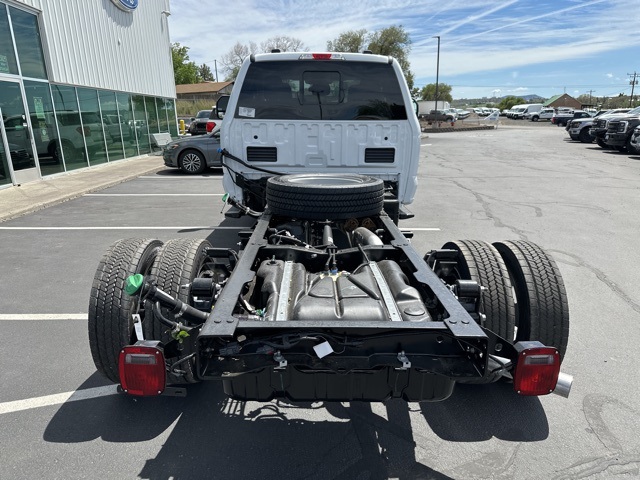 Vehicle image 9 of 44
