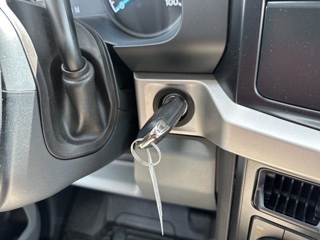 Vehicle image 29 of 44