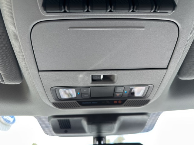 Vehicle image 43 of 44