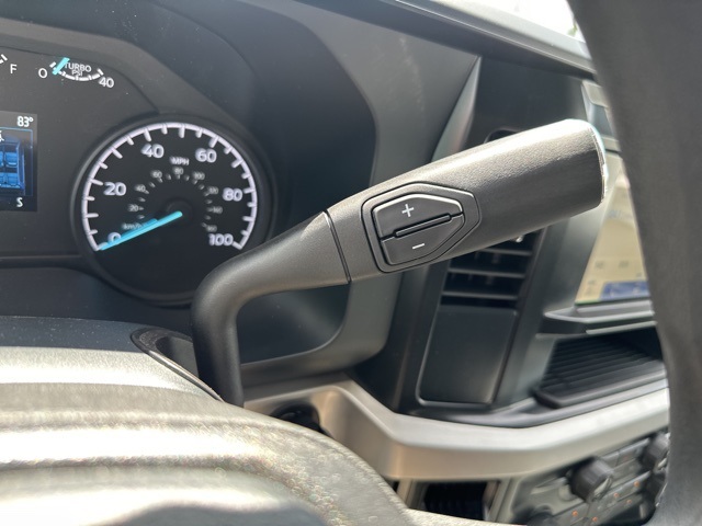 Vehicle image 27 of 44