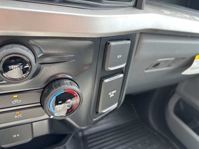 Vehicle image 35 of 44