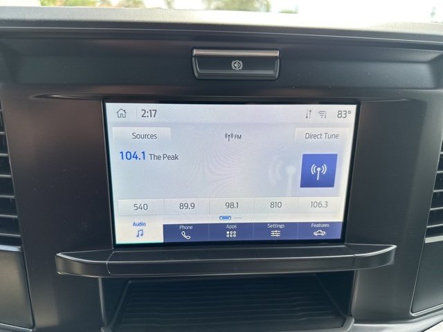 Vehicle image 31 of 44