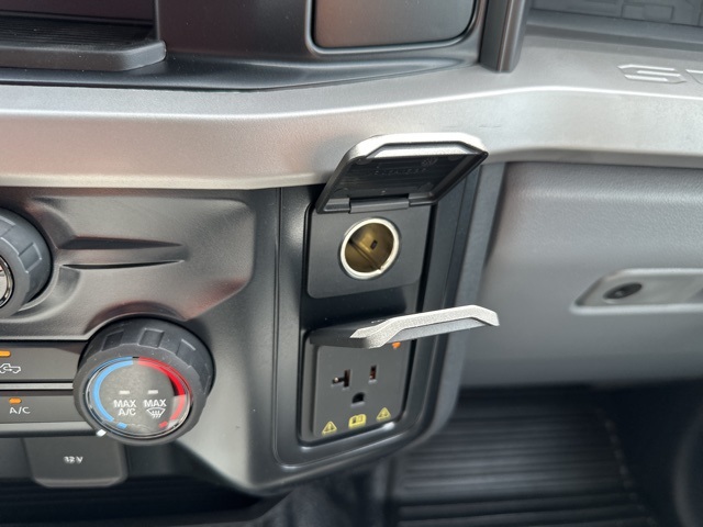 Vehicle image 37 of 44