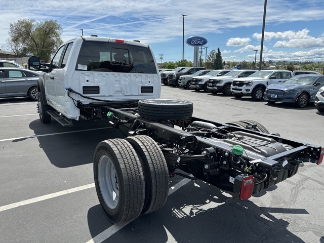 Vehicle image 10 of 44