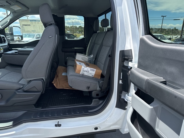 Vehicle image 20 of 44