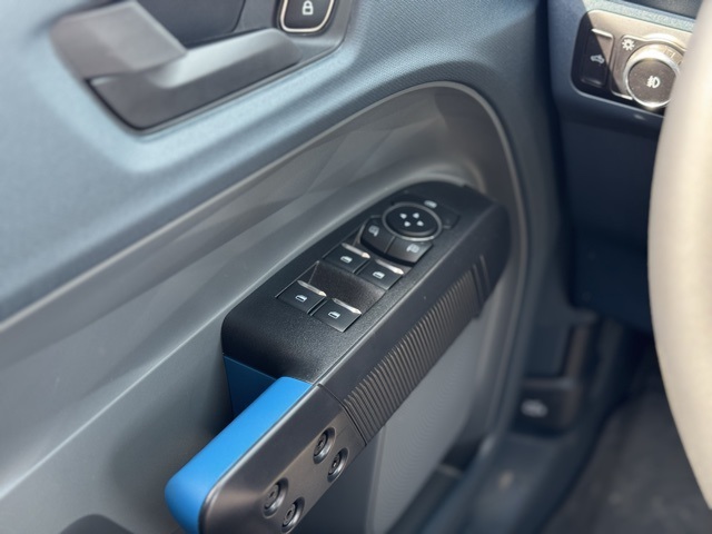 Vehicle image 29 of 44
