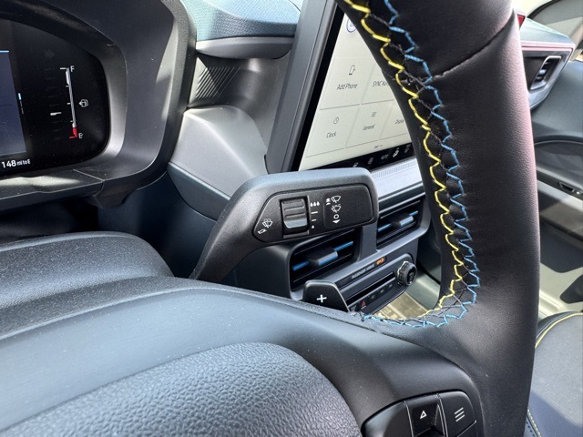 Vehicle image 25 of 44