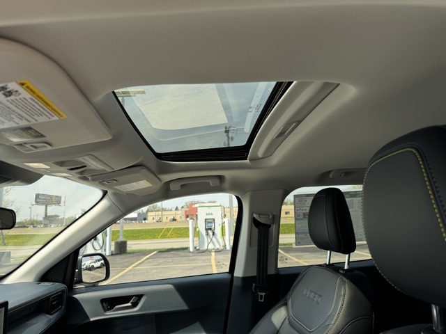 Vehicle image 36 of 44