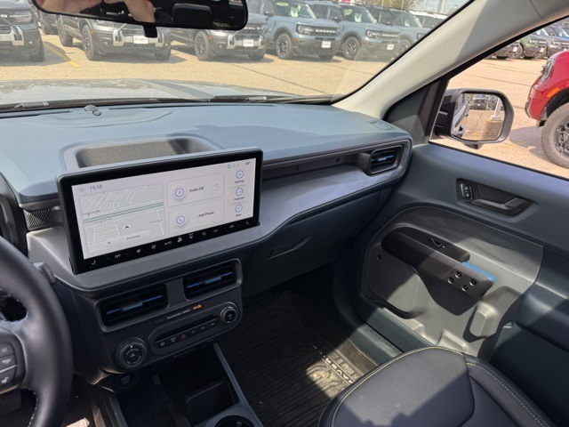 Vehicle image 21 of 44