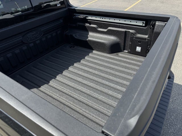 Vehicle image 41 of 44