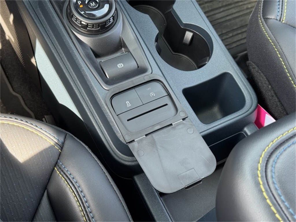 Vehicle image 14 of 44