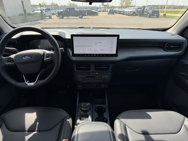 Vehicle image 33 of 44