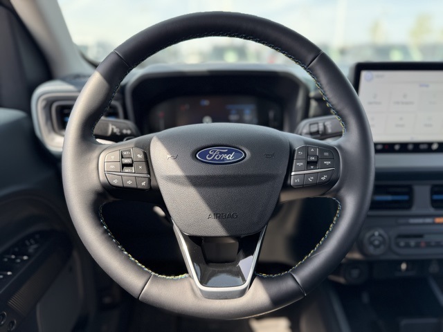 Vehicle image 27 of 44