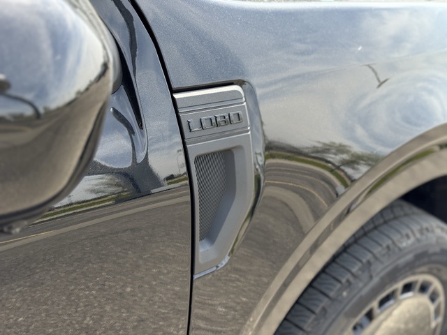Vehicle image 39 of 44