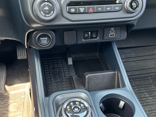 Vehicle image 11 of 44