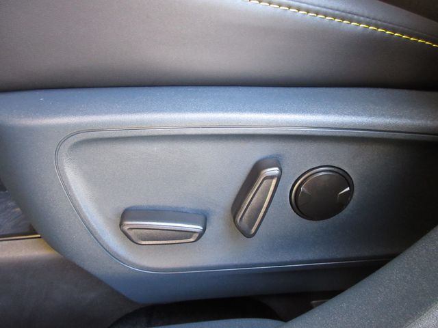 Vehicle image 23 of 27