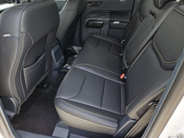 Vehicle image 7 of 21