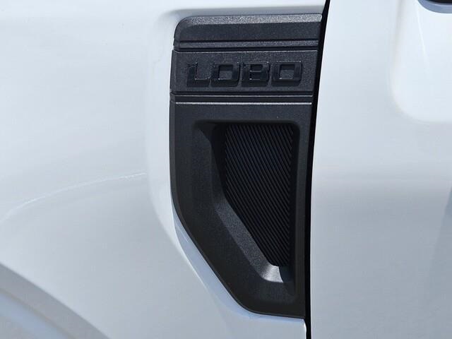 Vehicle image 19 of 21