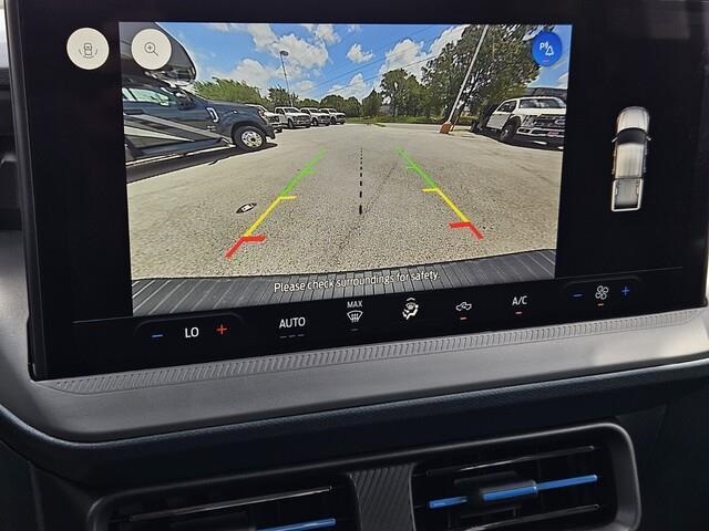 Vehicle image 15 of 21