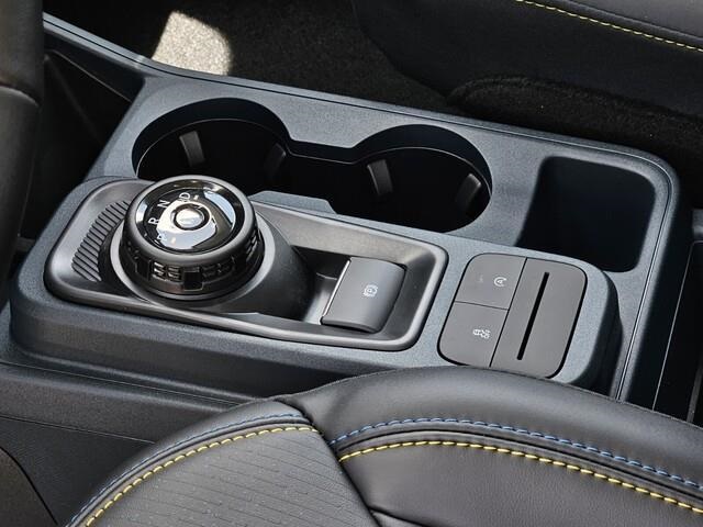 Vehicle image 17 of 21