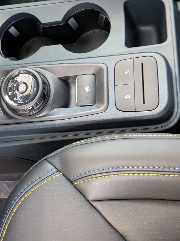 Vehicle image 11 of 24