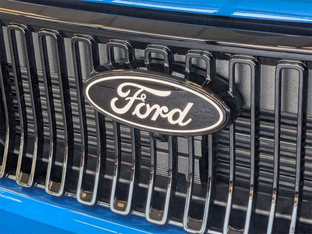 Vehicle image 20 of 24