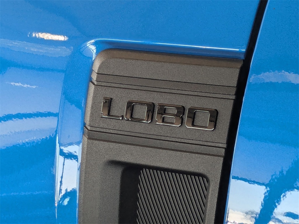 Vehicle image 22 of 24