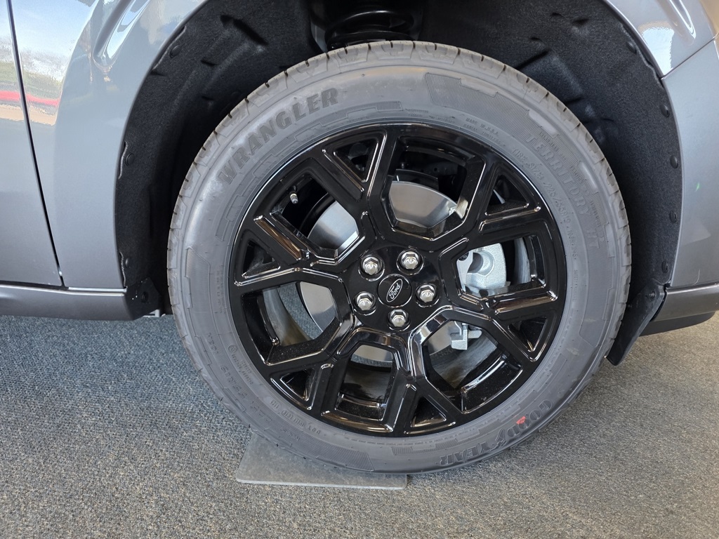 Vehicle image 11 of 27