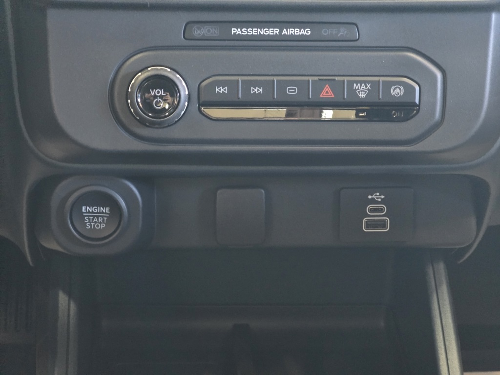 Vehicle image 25 of 27