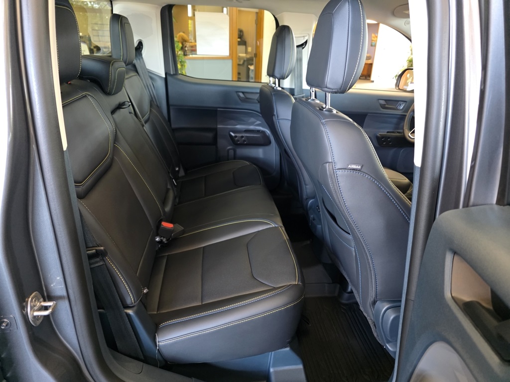 Vehicle image 14 of 27