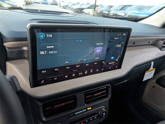 2025 Ford Maverick Lariat Image 10 of 16