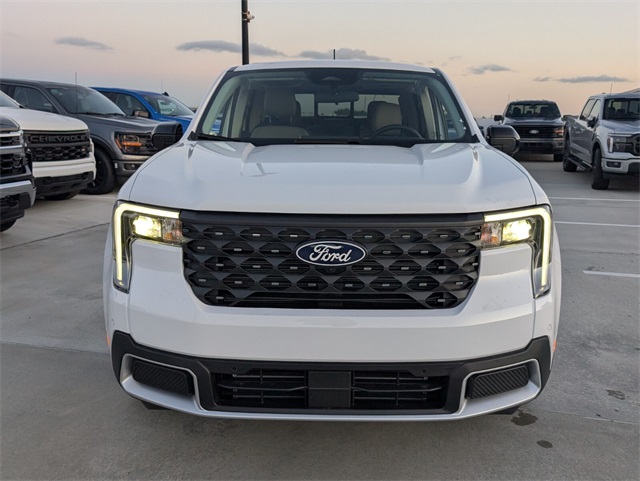 2025 Ford Maverick Lariat Image 2 of 16