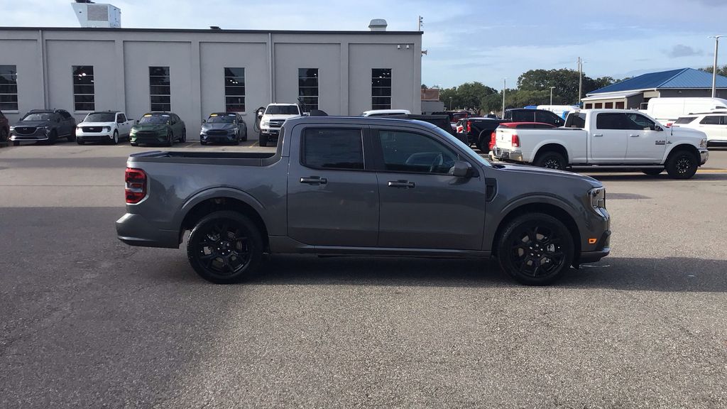 2025 Ford Maverick Lobo Standard Image 3 of 20
