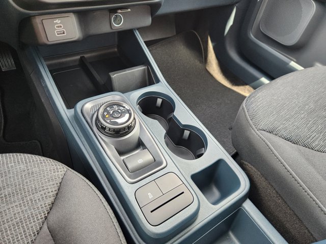 Vehicle image 14 of 21