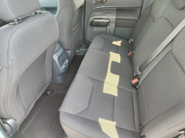 Vehicle image 19 of 21