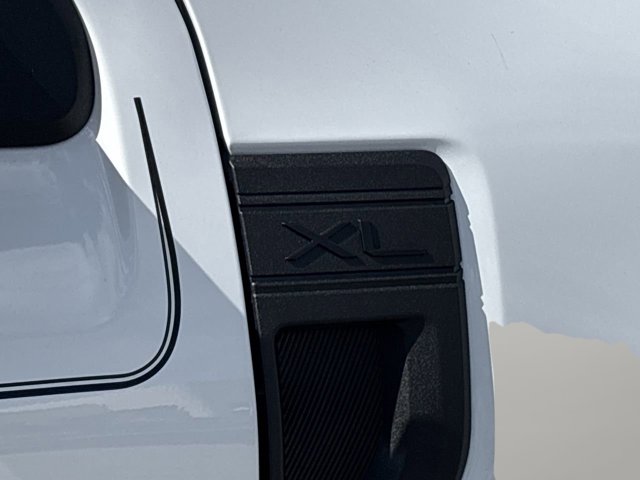 Vehicle image 25 of 30