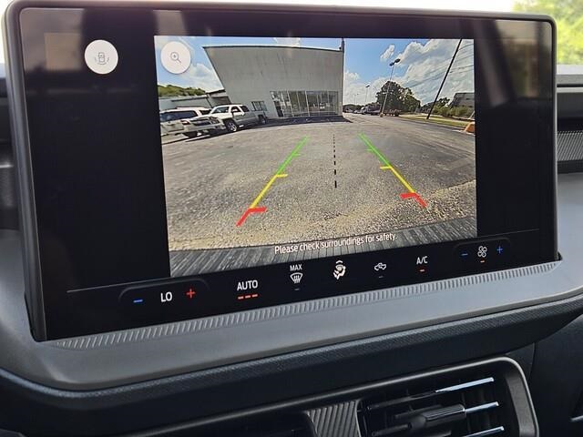 Vehicle image 16 of 21