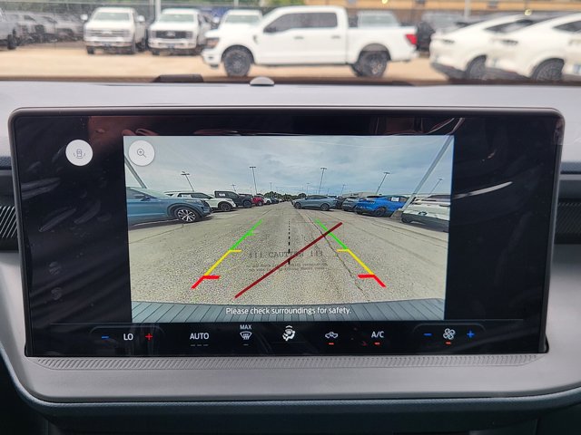 Vehicle image 15 of 21