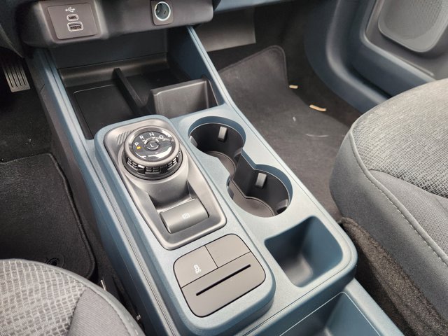 Vehicle image 17 of 21